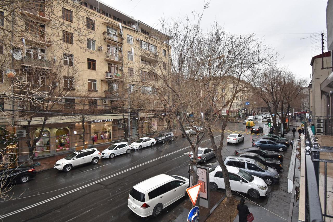 19Tumanyan Excellent Apartment In The Centre Of Capital エレバン エクステリア 写真