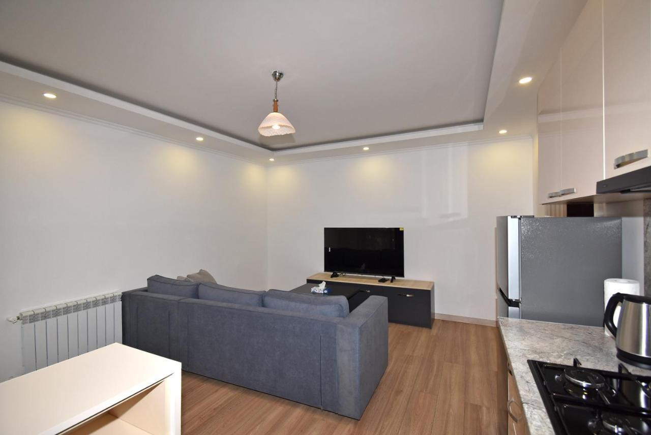 19Tumanyan Excellent Apartment In The Centre Of Capital エレバン エクステリア 写真