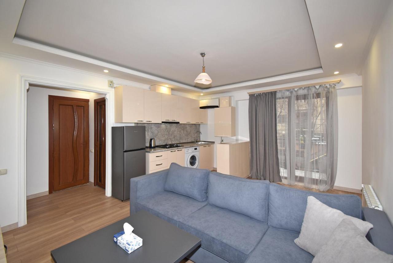19Tumanyan Excellent Apartment In The Centre Of Capital エレバン エクステリア 写真