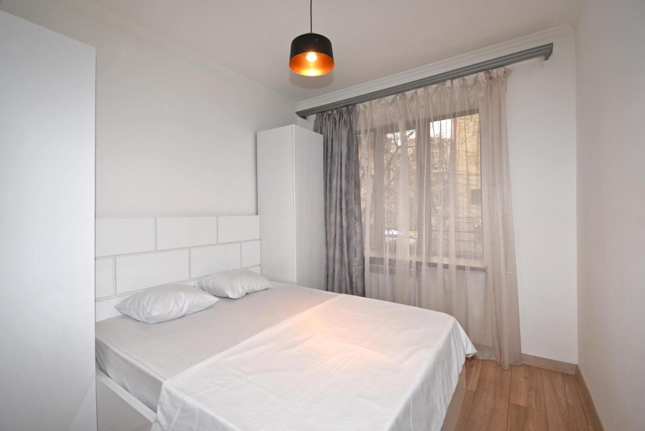 19Tumanyan Excellent Apartment In The Centre Of Capital エレバン エクステリア 写真