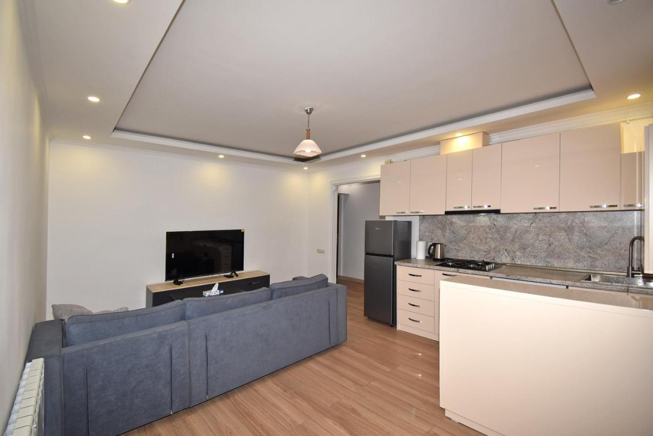 19Tumanyan Excellent Apartment In The Centre Of Capital エレバン エクステリア 写真
