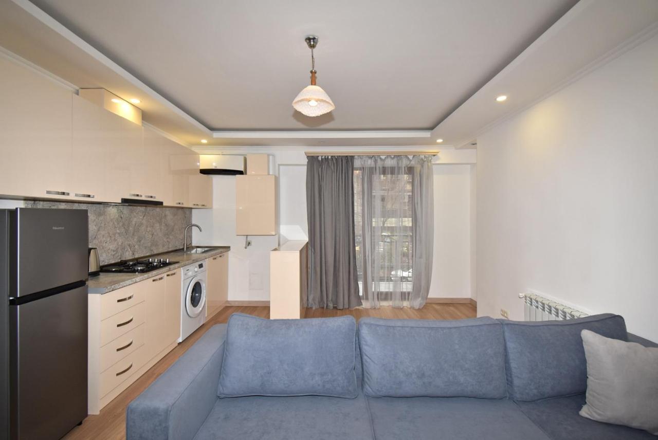 19Tumanyan Excellent Apartment In The Centre Of Capital エレバン エクステリア 写真