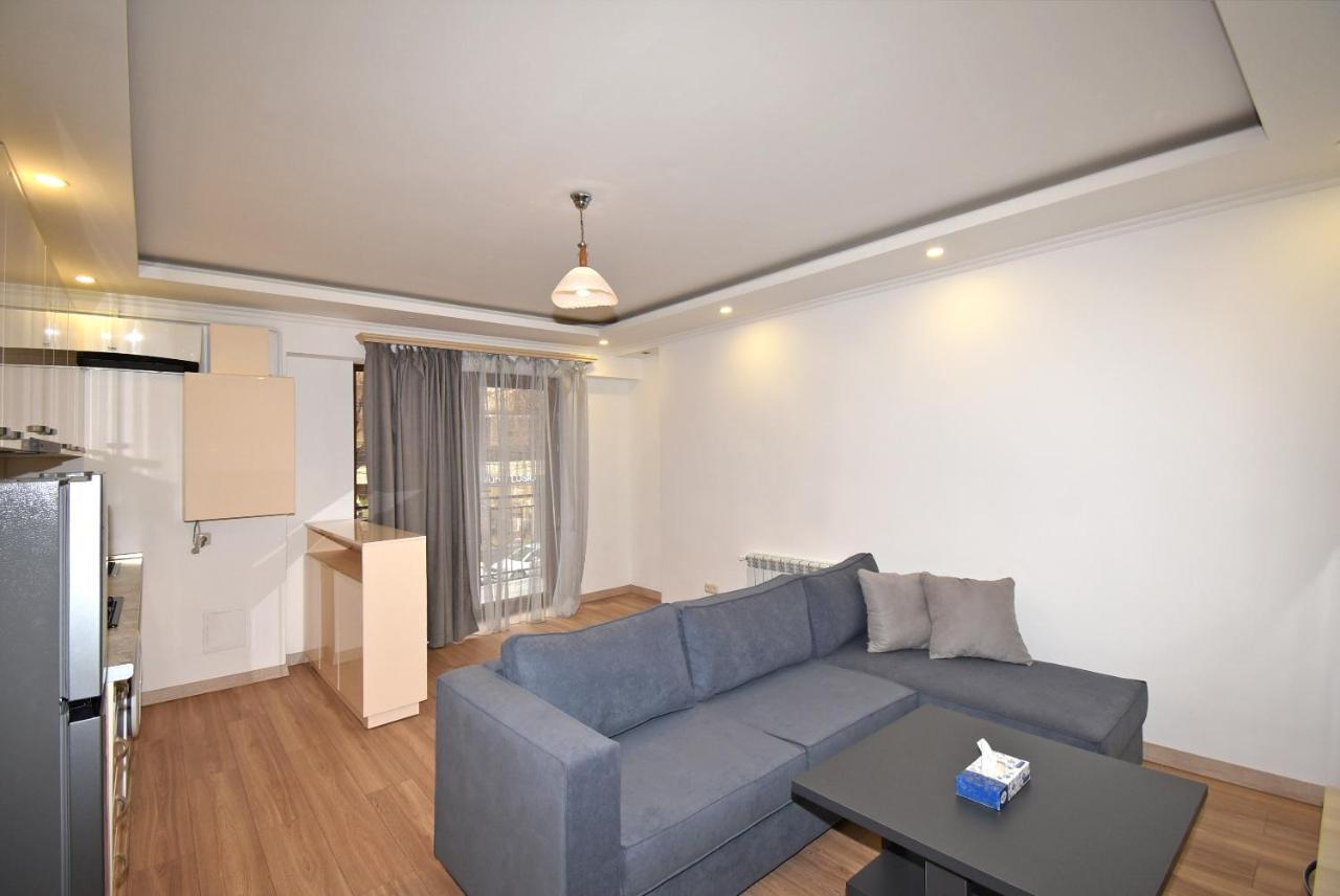 19Tumanyan Excellent Apartment In The Centre Of Capital エレバン エクステリア 写真