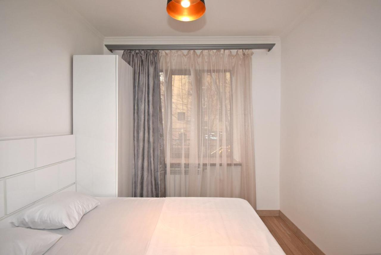 19Tumanyan Excellent Apartment In The Centre Of Capital エレバン エクステリア 写真